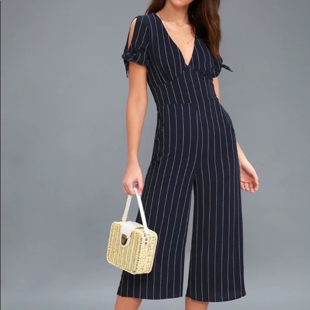 Lulus Wide Leg Cropped Romper Womens S Small Pinstripe Cold shoulder Jumpsuit